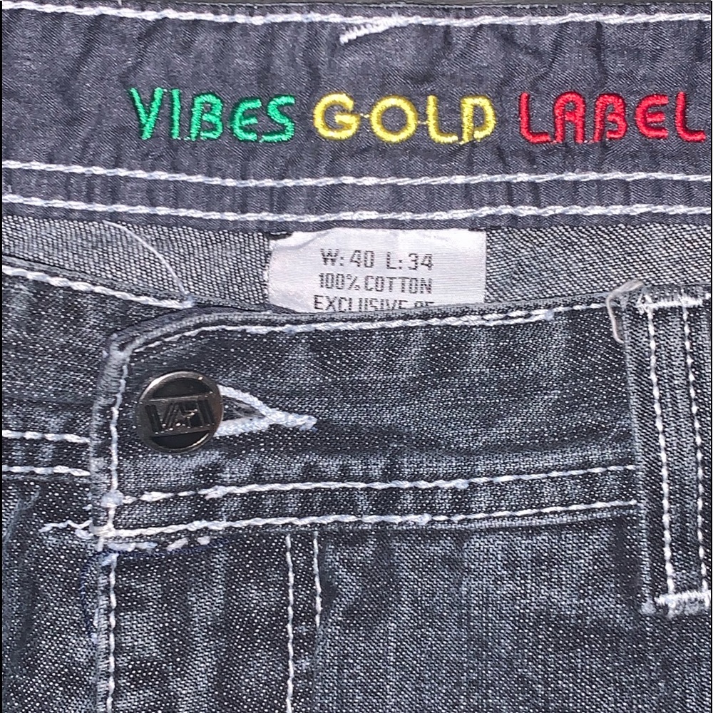 Jeans - Picture 2 of 4